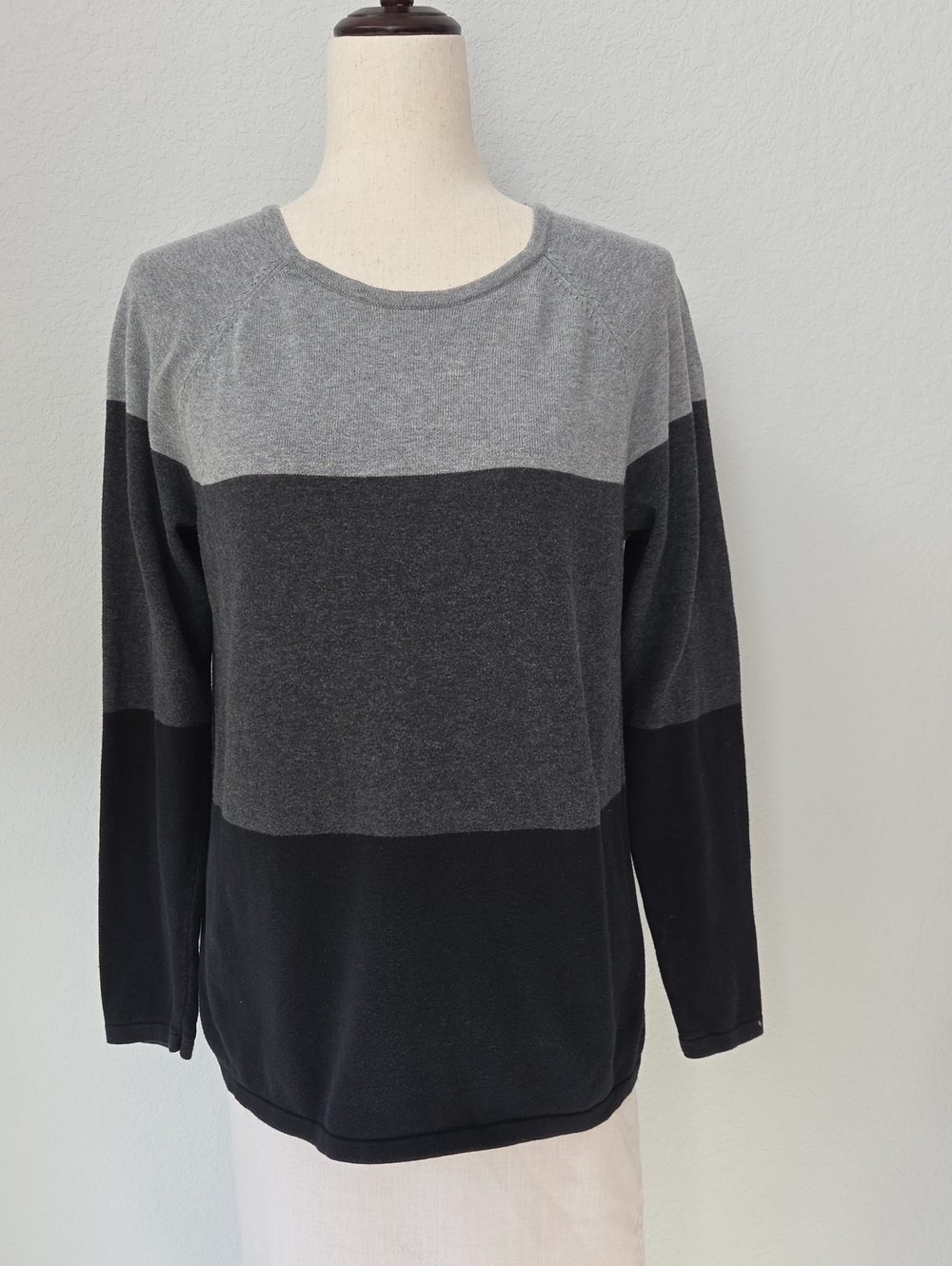 Women’s Colorblock Crewneck Knit Sweater Top 100% Cotton Gray/Black Layer Basic